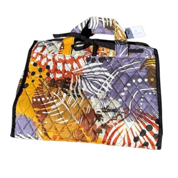 Vera Bradley, three-piece luggage set - Picture 9 of 11